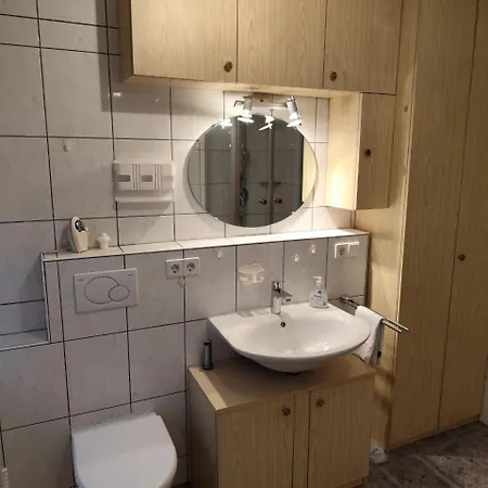 Grosses Haus Fuer Monteure Feriehus *